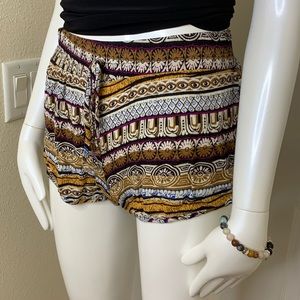 VIBE Sportswear shorts